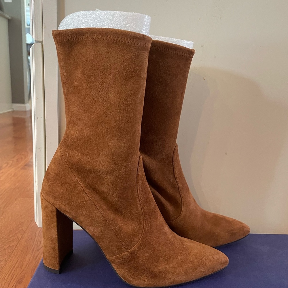 Stuart Weitzman Clinger Booties in Saddle Suede